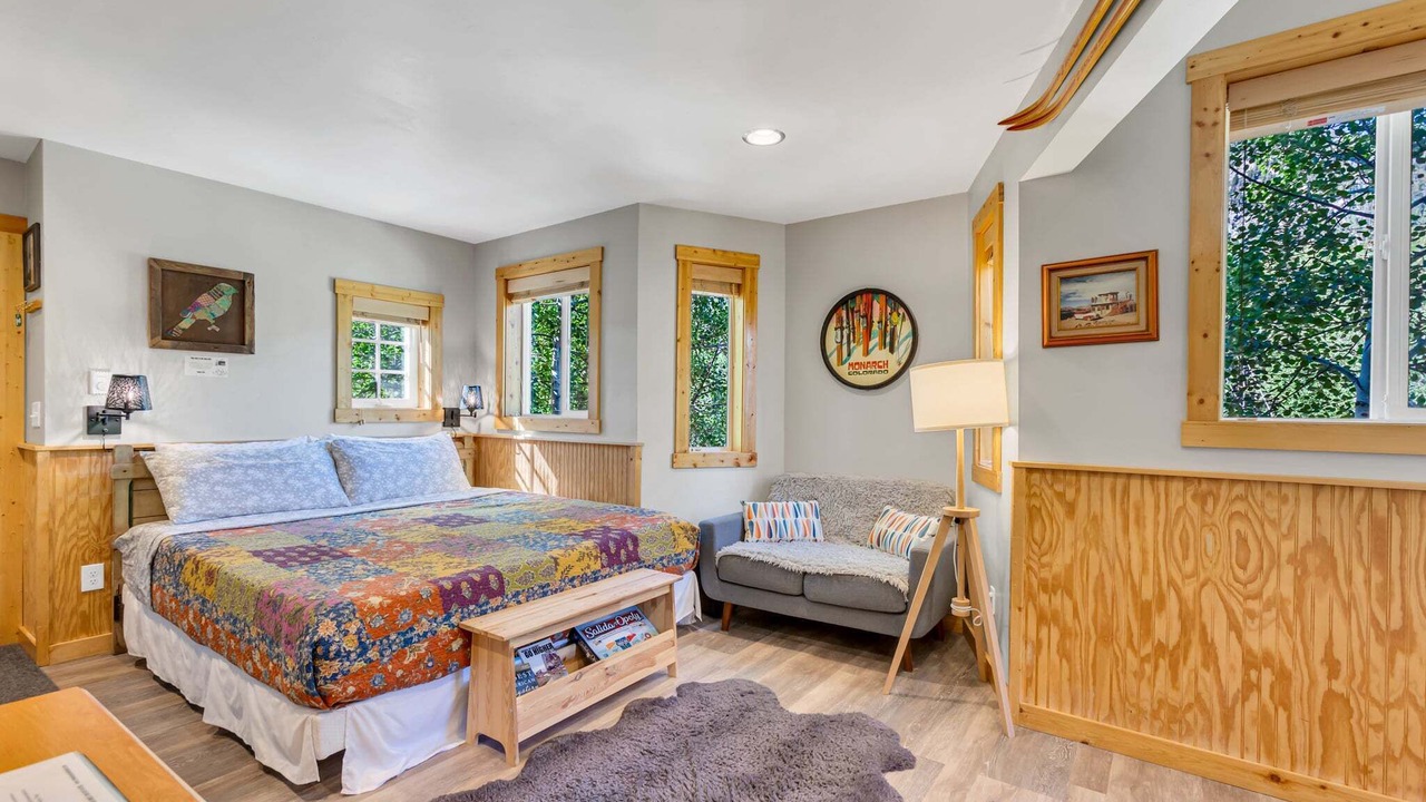 Photo of Bedroom in Garfield