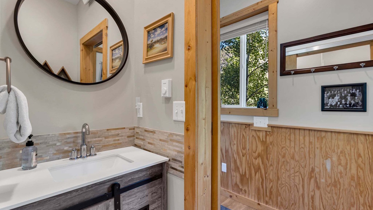 Photo of Bathroom in Garfield