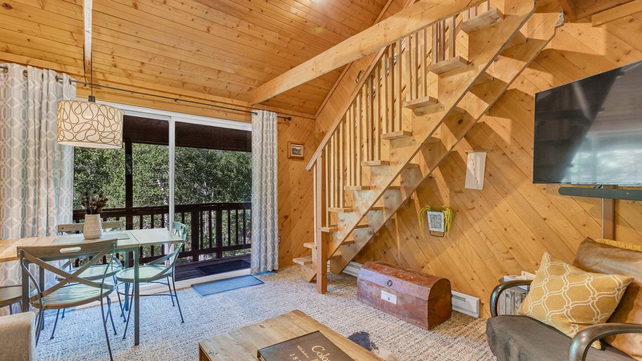Photo of Livingroom in Garfield