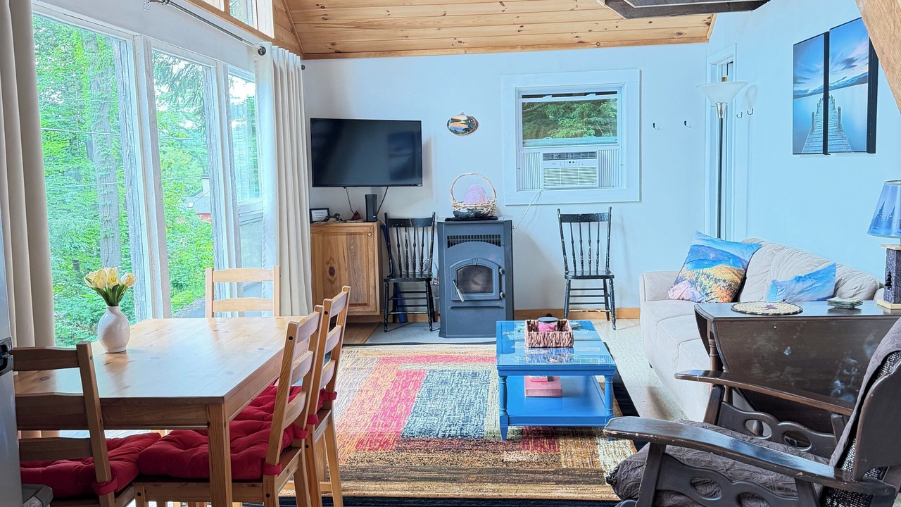 Photo of Livingroom in Town of Putnam