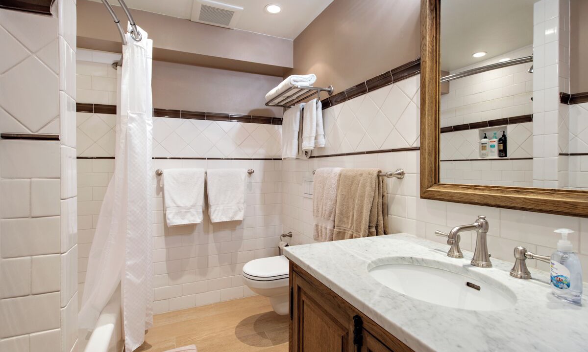 Photo of Bathroom in Basalt