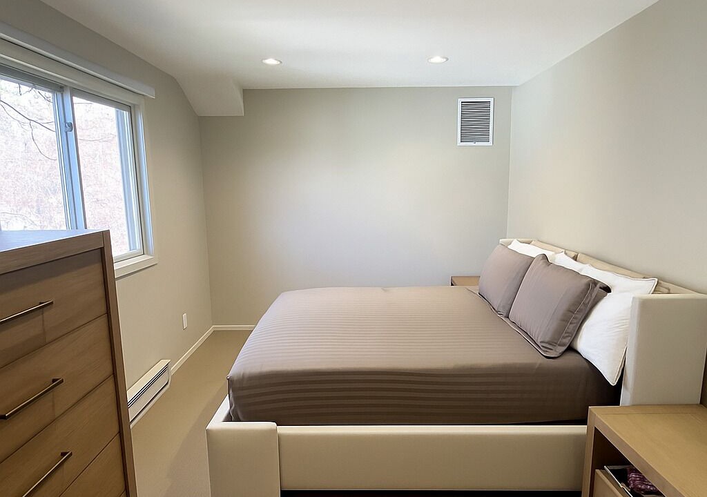 Photo of Bedroom in Basalt
