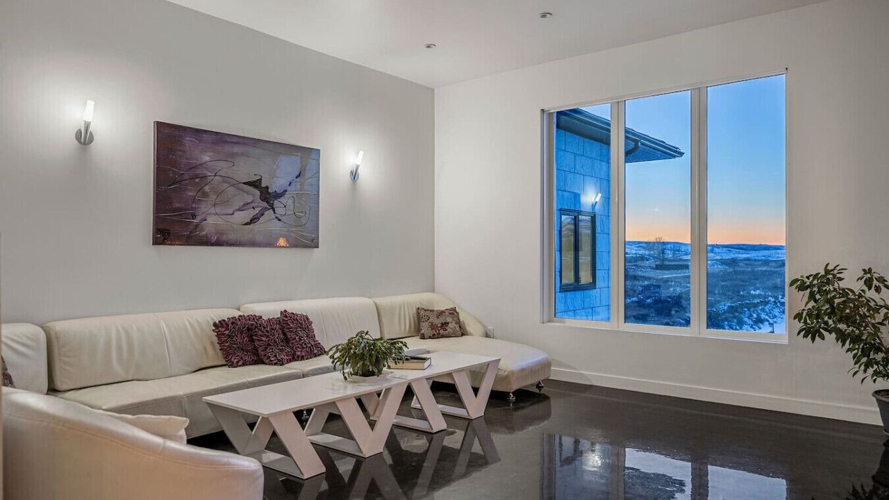 Photo of Livingroom in Village of Acme