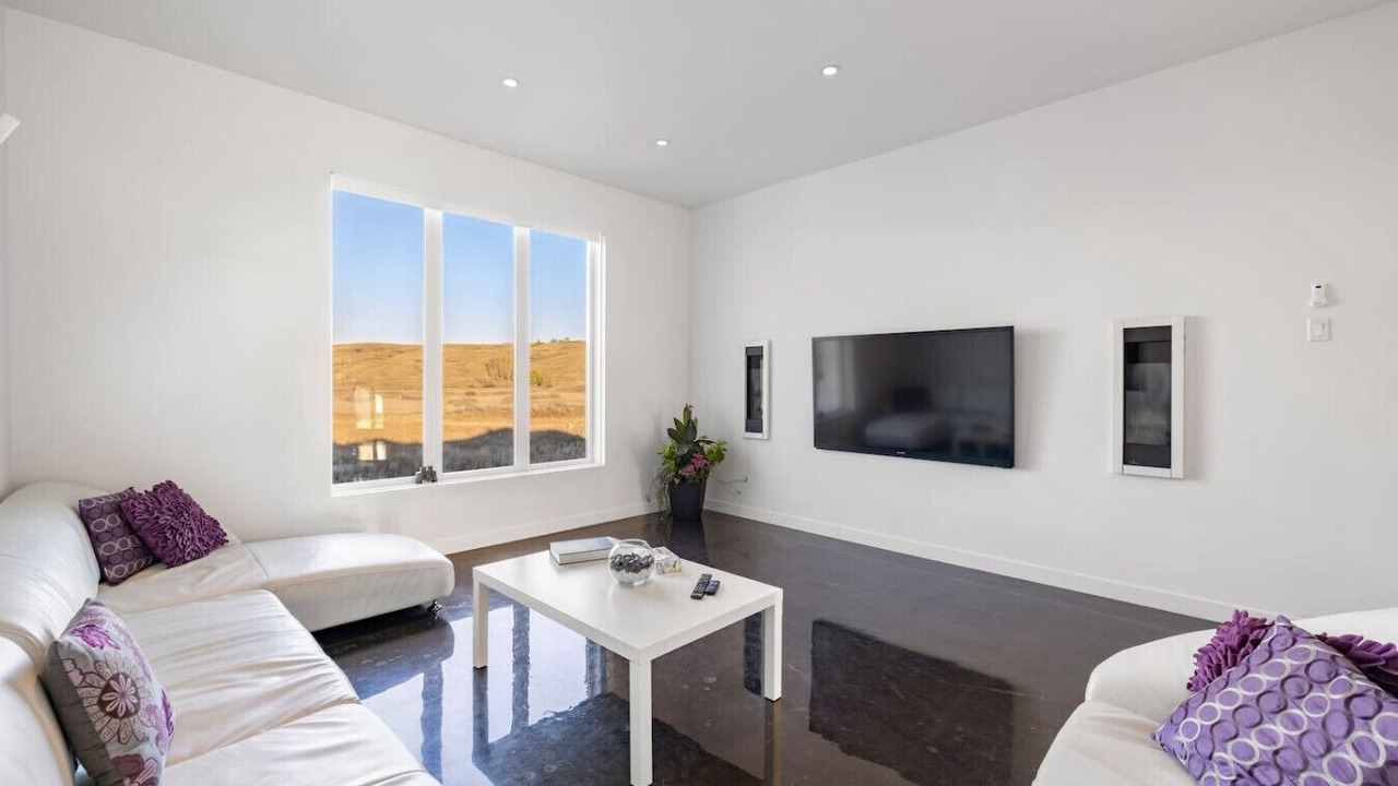Photo of Livingroom in Village of Acme