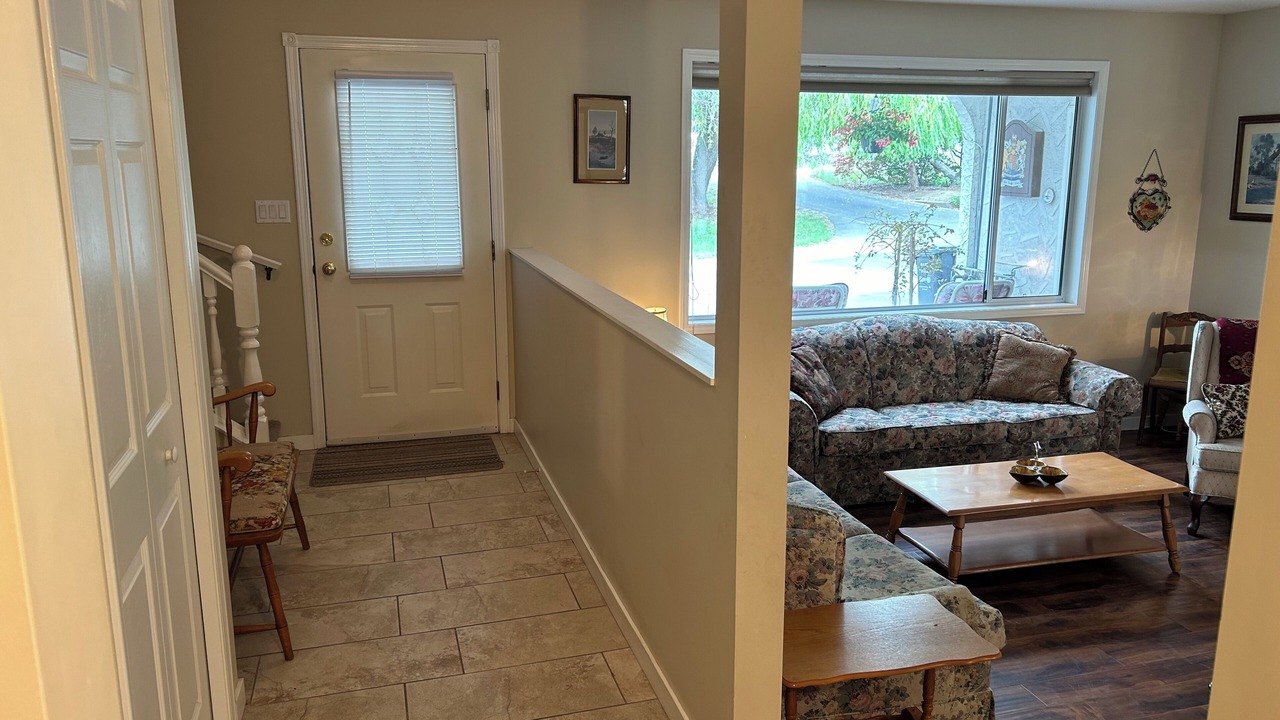 Photo of Livingroom in Okanagan-Similkameen
