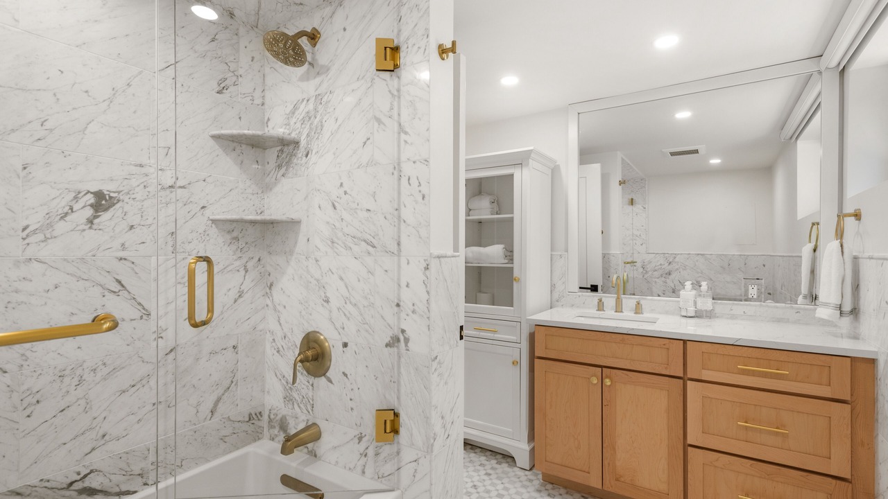 Photo of Bathroom in Red Mountain