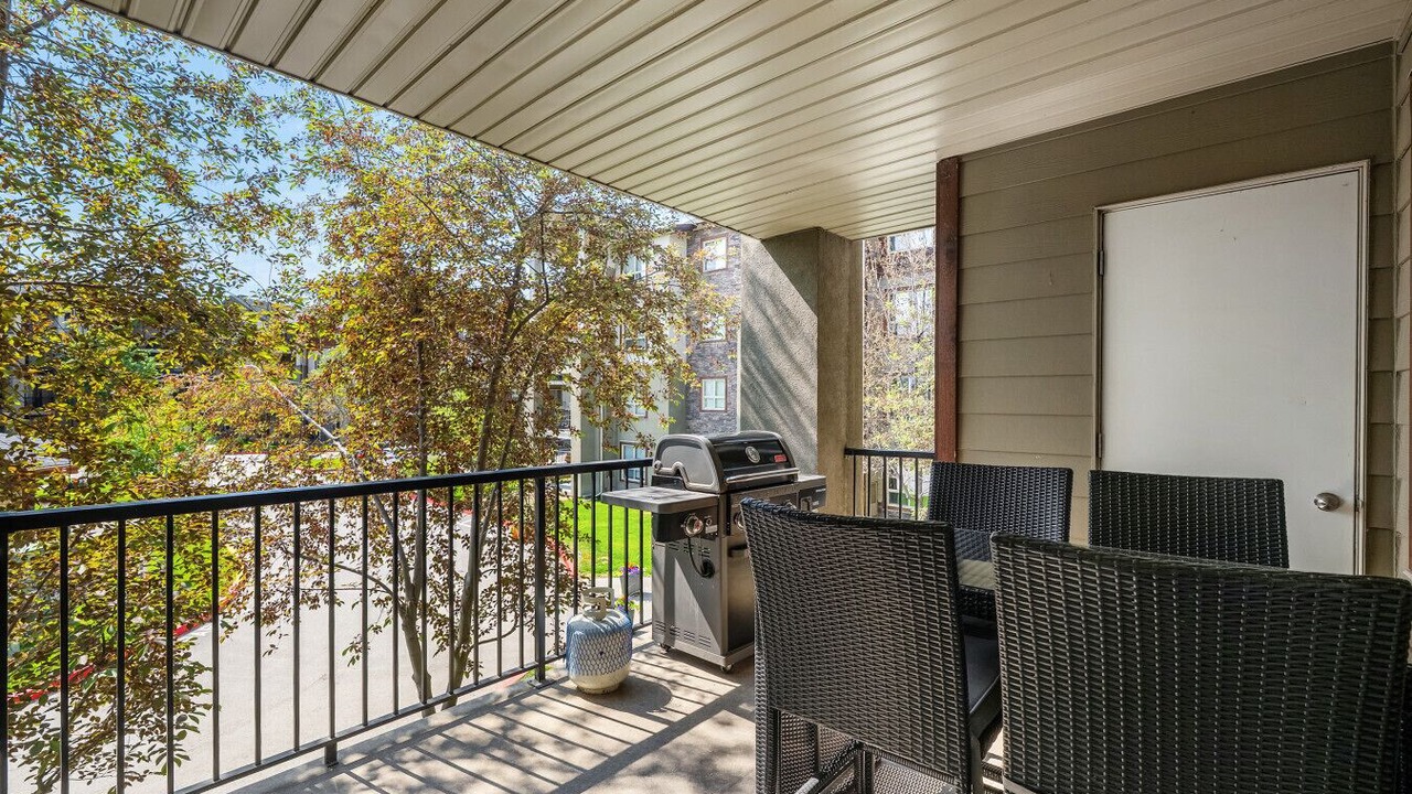 Photo of Patio Balcony in East Kootenay