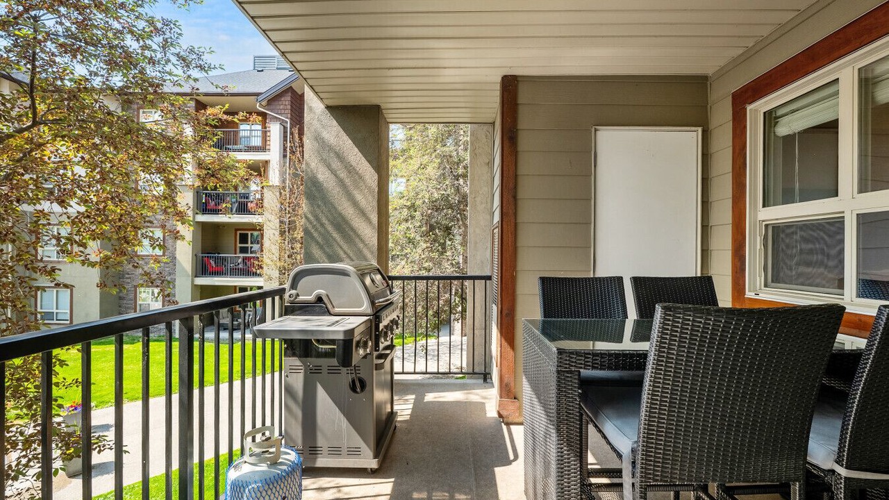 Photo of Patio Balcony in East Kootenay