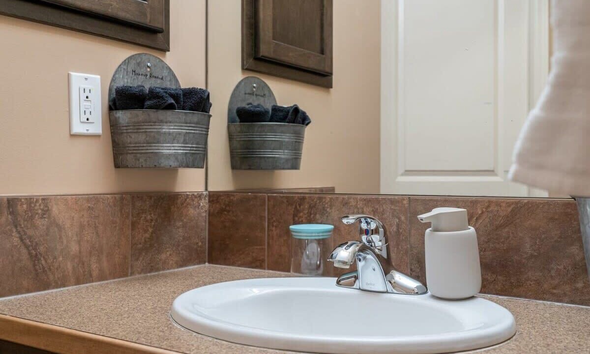 Photo of Bathroom in Sylvan Lake