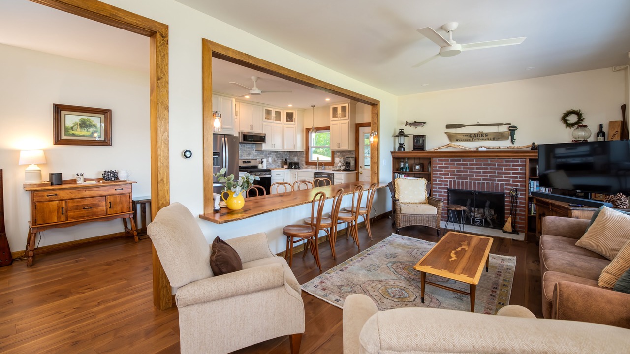 Photo of Livingroom in Bolton Landing