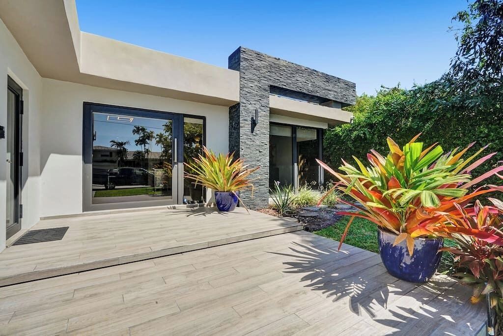 Photo of Outdoor in Hollywood Lakes