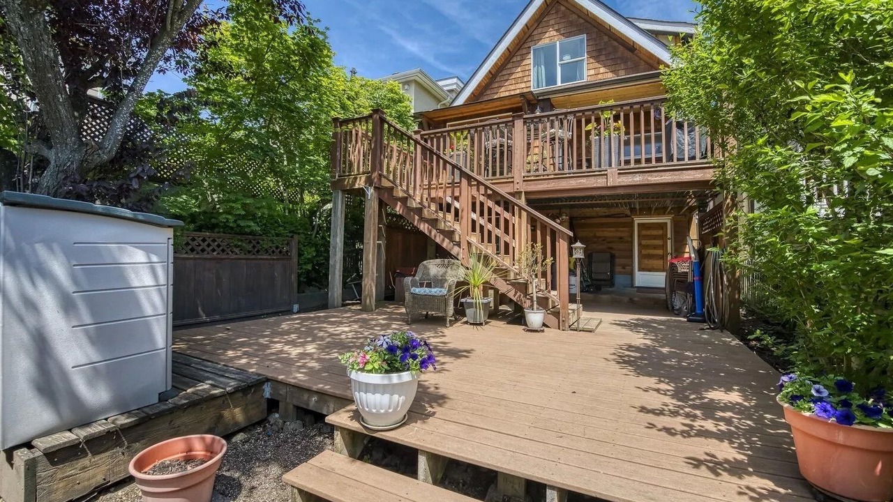 Photo of Patio Balcony in Lower Lonsdale