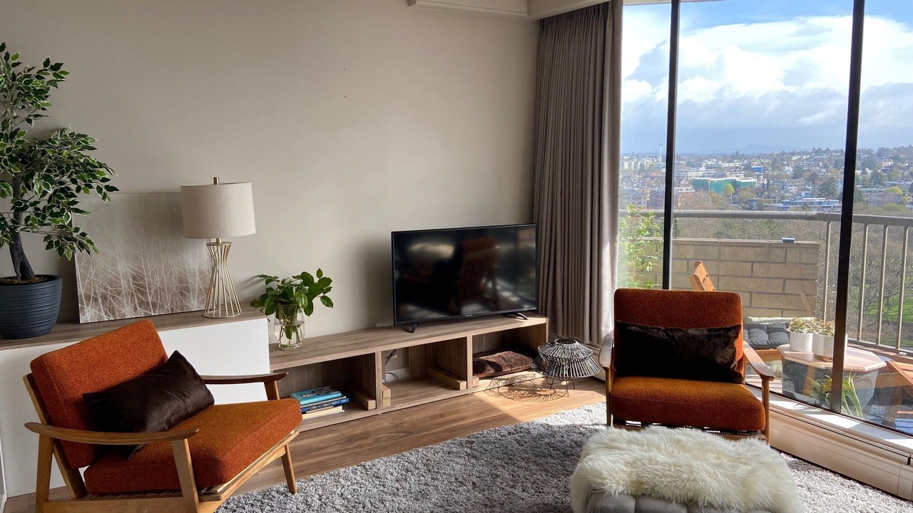 Photo of Livingroom in James Bay
