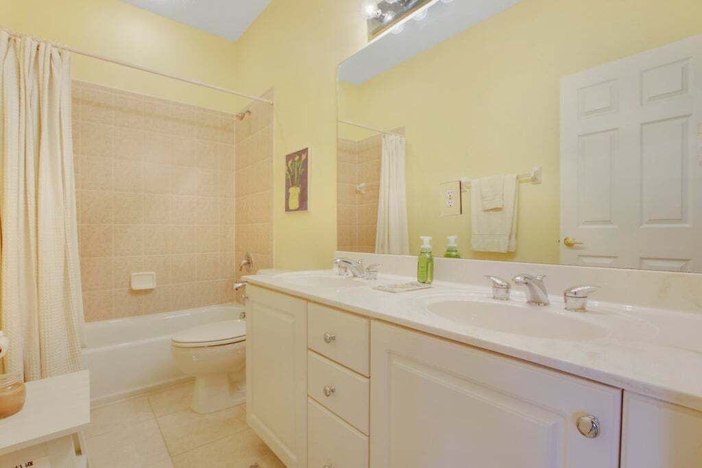Photo of Bathroom in Port Saint Lucie
