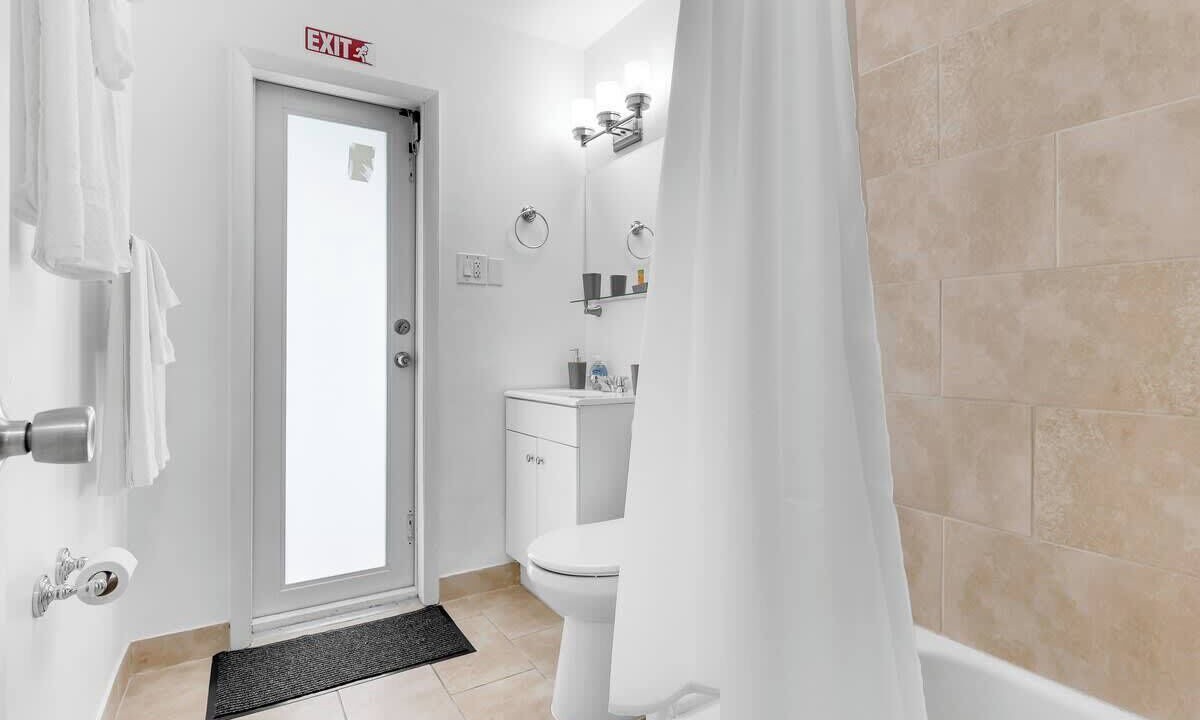 Photo of Bathroom in Driftwood
