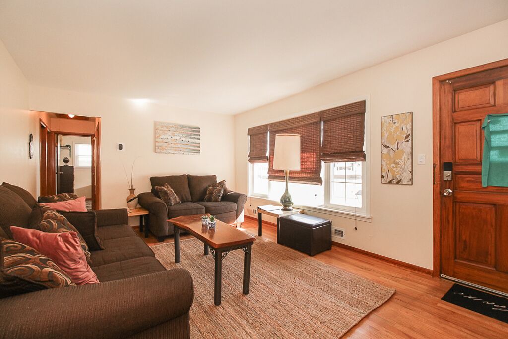 Photo of Livingroom in Fairview Park