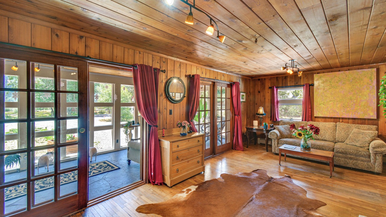 Photo of Livingroom in Twin Lakes