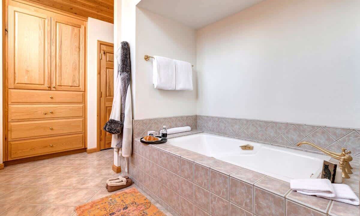 Photo of Bathroom in Teton Pines