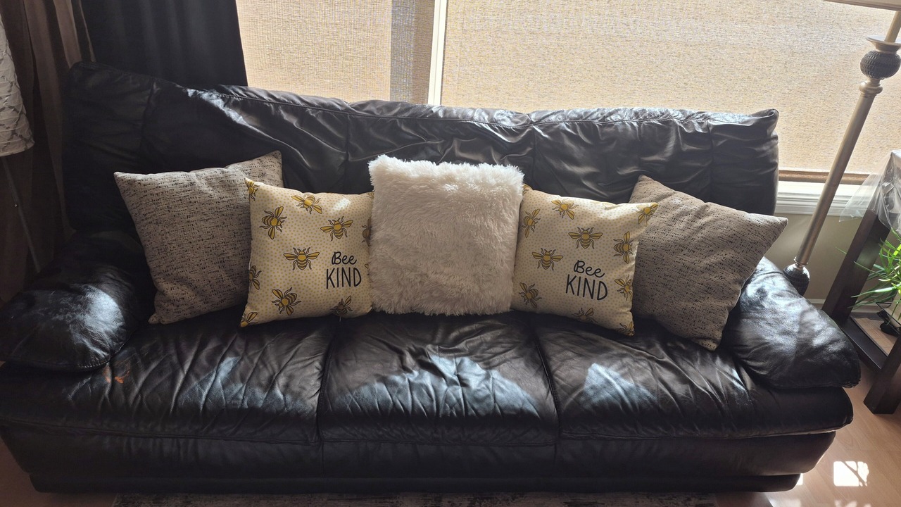 Photo of Livingroom in Division No. 8