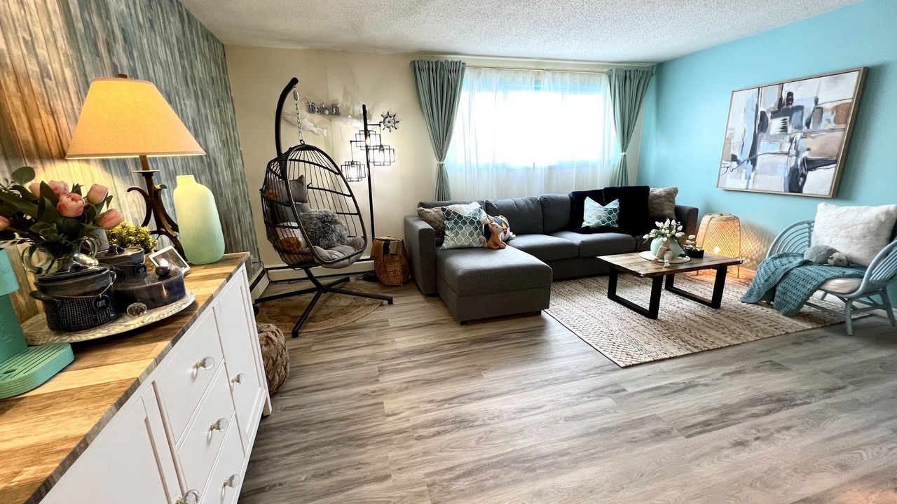 Photo of Livingroom in Southeast Edmonton
