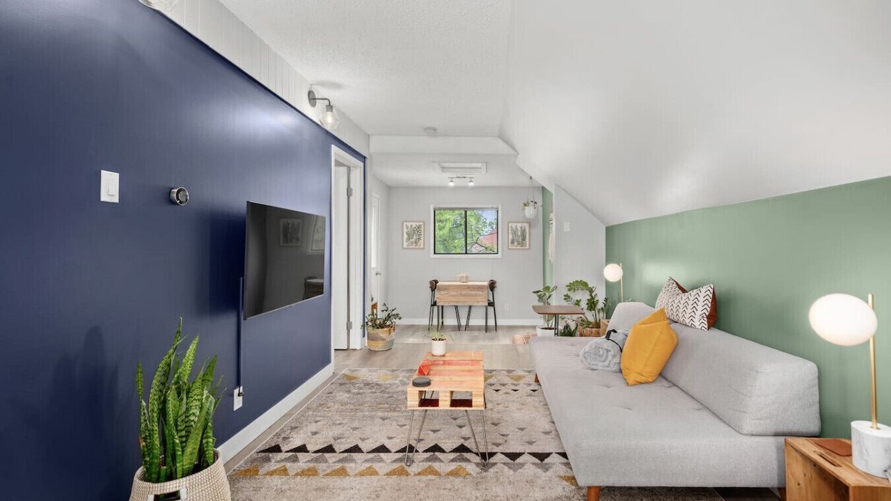 Photo of Livingroom in Bridgeland