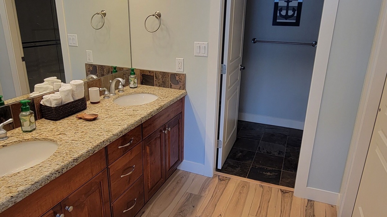 Photo of Bathroom in Sicamous