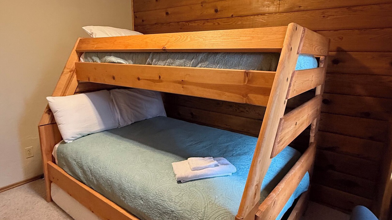 Photo of Bedroom in Twin Lakes