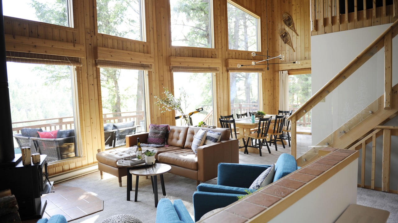 Photo of Livingroom in East Kootenay