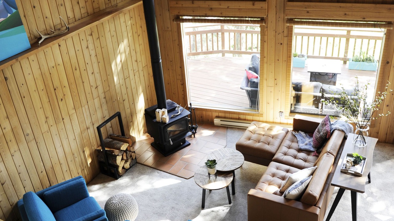 Photo of Livingroom in East Kootenay