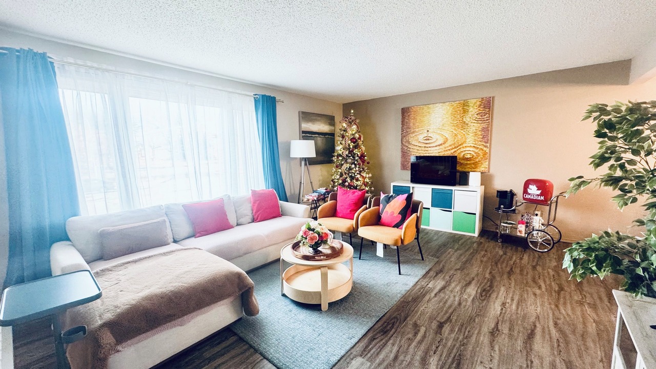 Photo of Livingroom in Southeast Edmonton