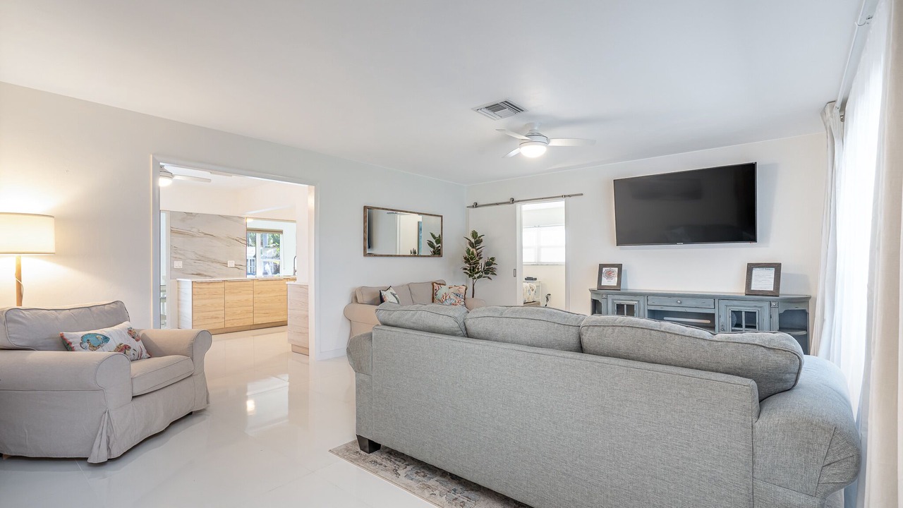 Photo of Livingroom in Garden Isles