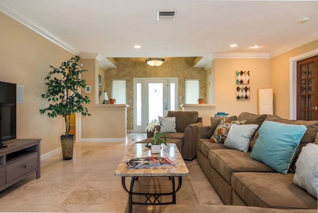 Photo of Livingroom in Garden Isles