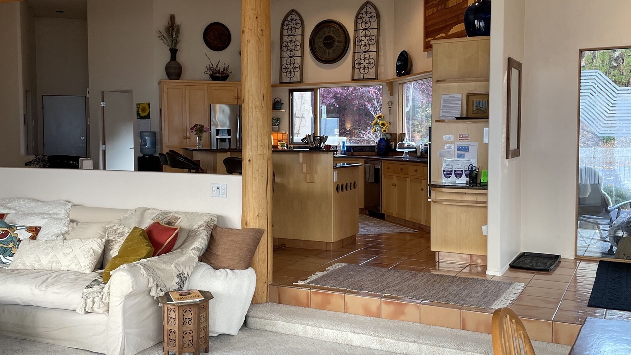 Photo of Livingroom in Central Okanagan