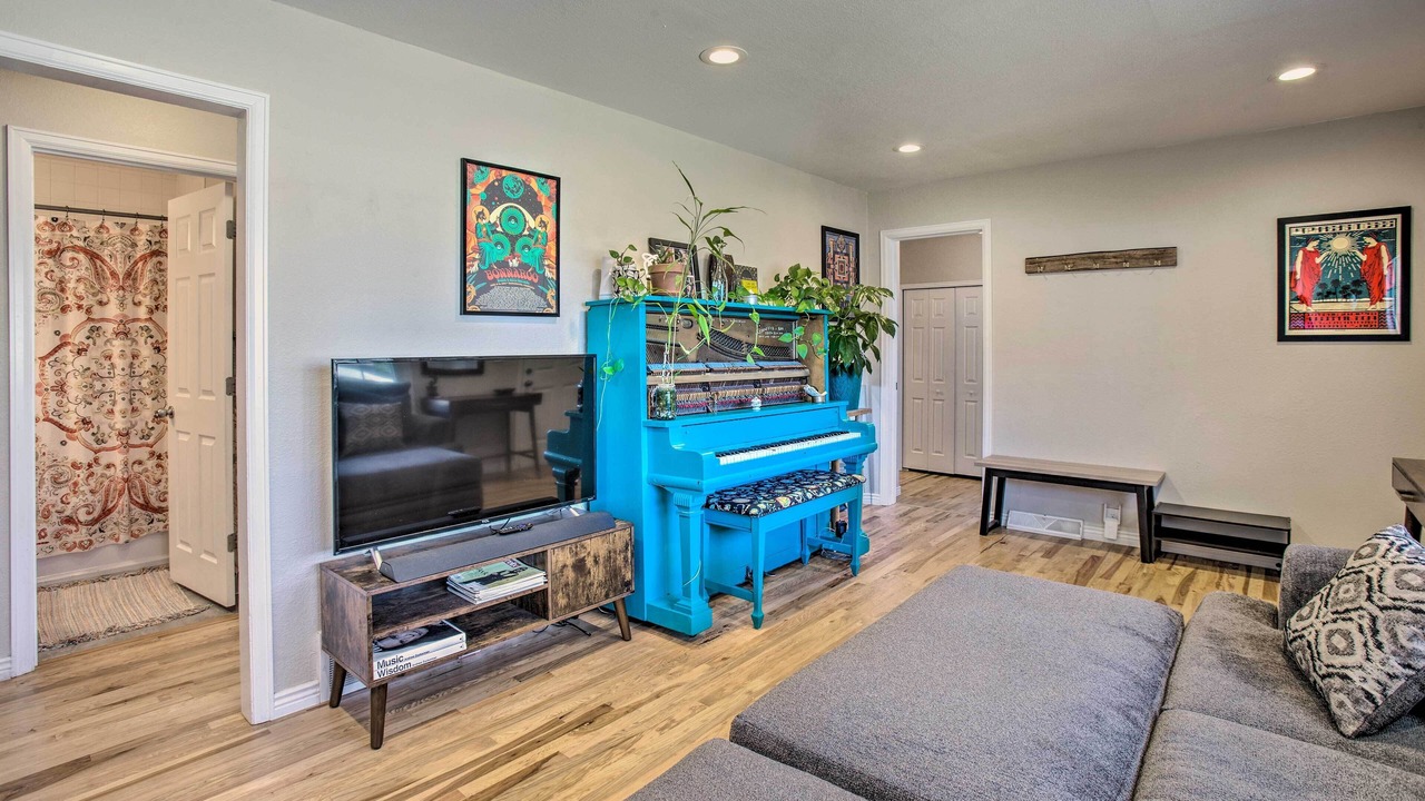 Photo of Bedroom in Delmar Parkway