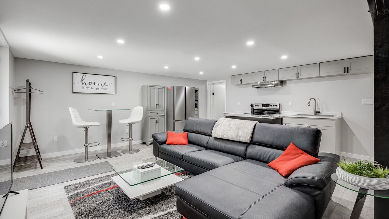 Photo of Livingroom in Okanagan-Similkameen