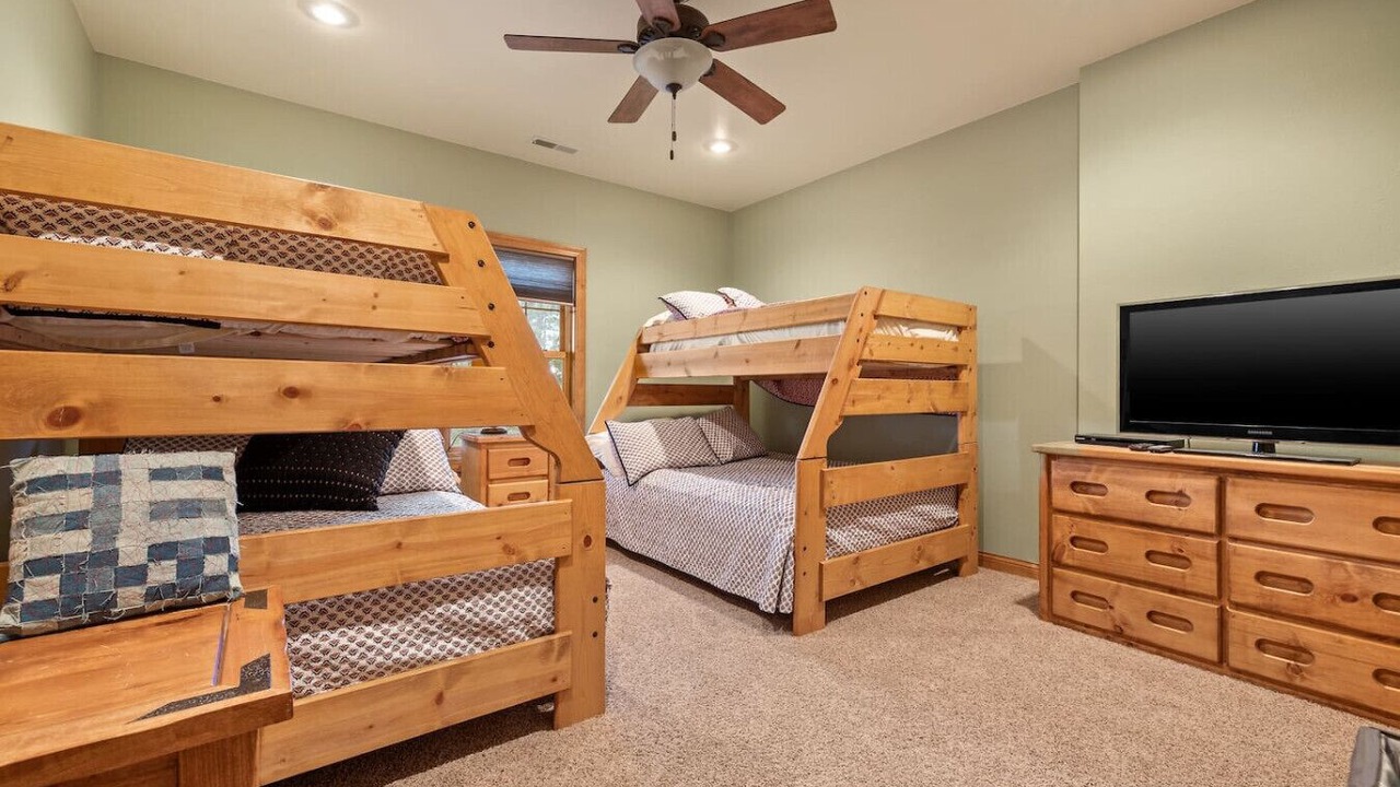 Photo of Bedroom in Deadwood