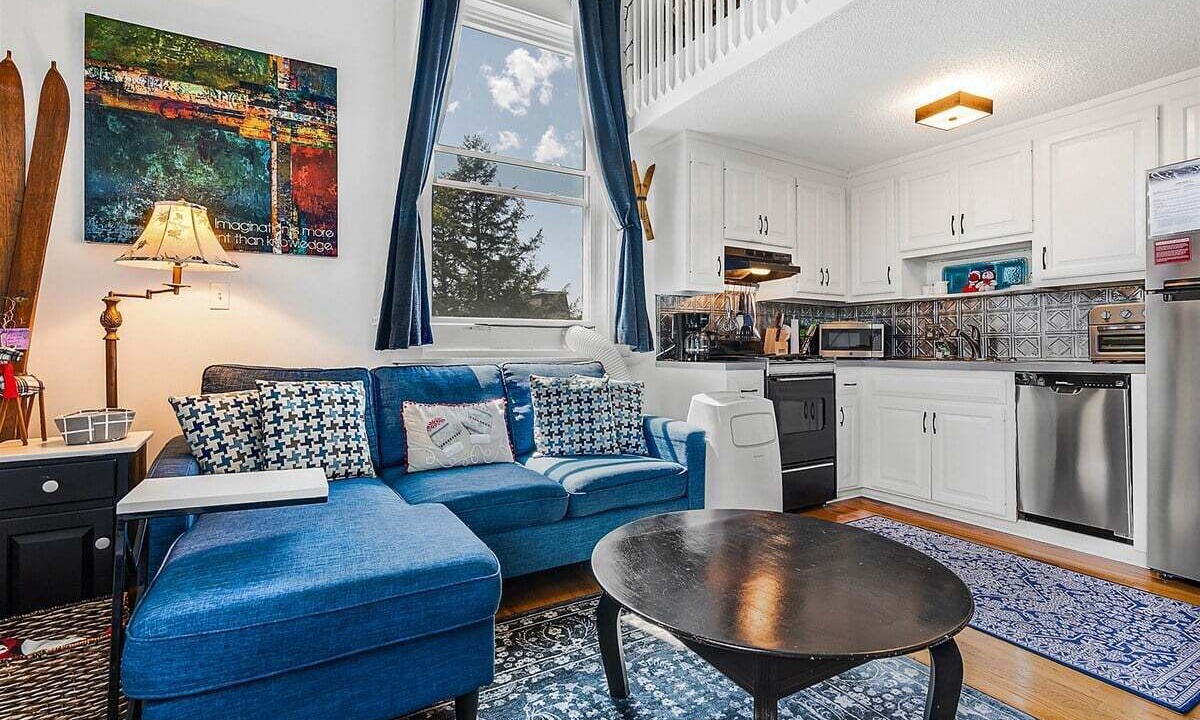 Photo of Livingroom in Bethel