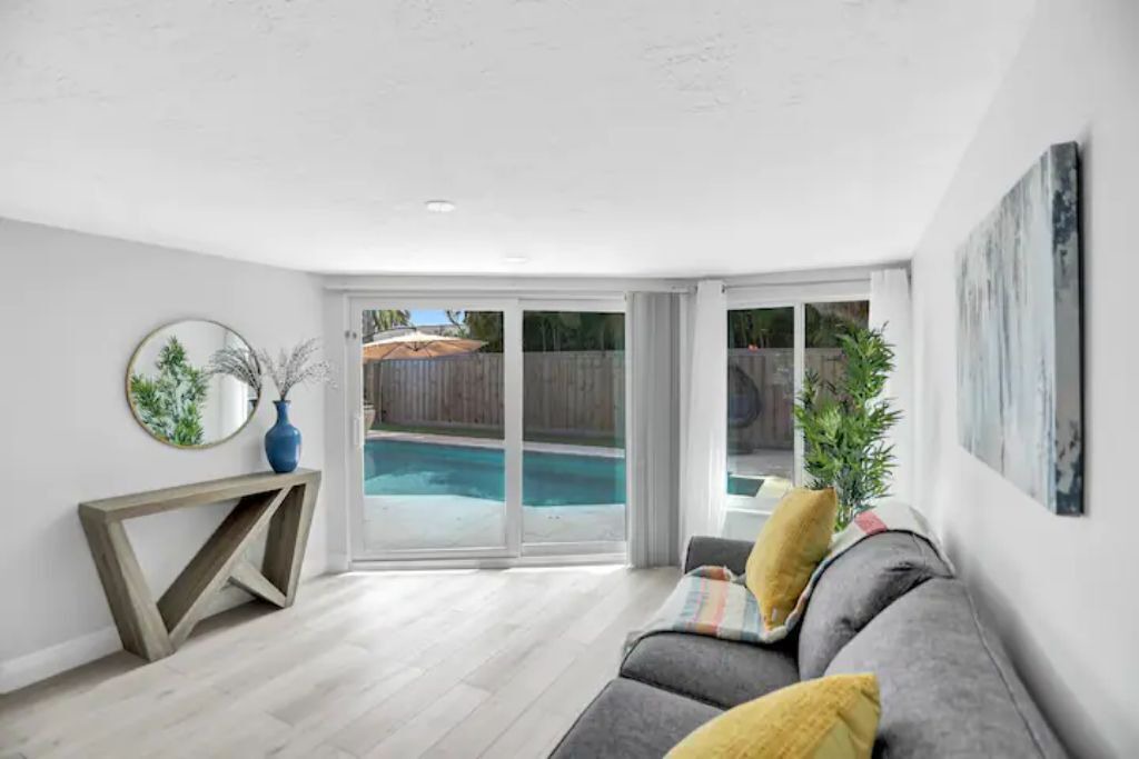 Photo of Livingroom in Garden Isles