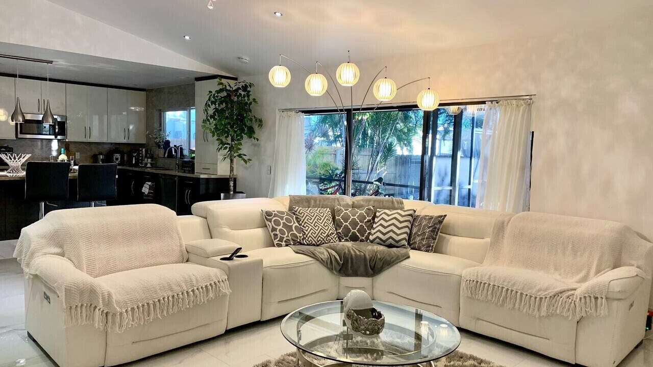 Photo of Livingroom in Florida Gardens
