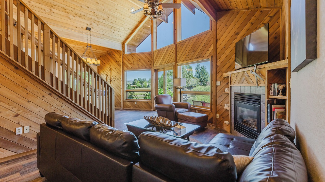 Photo of Livingroom in Lake Hatcher Park