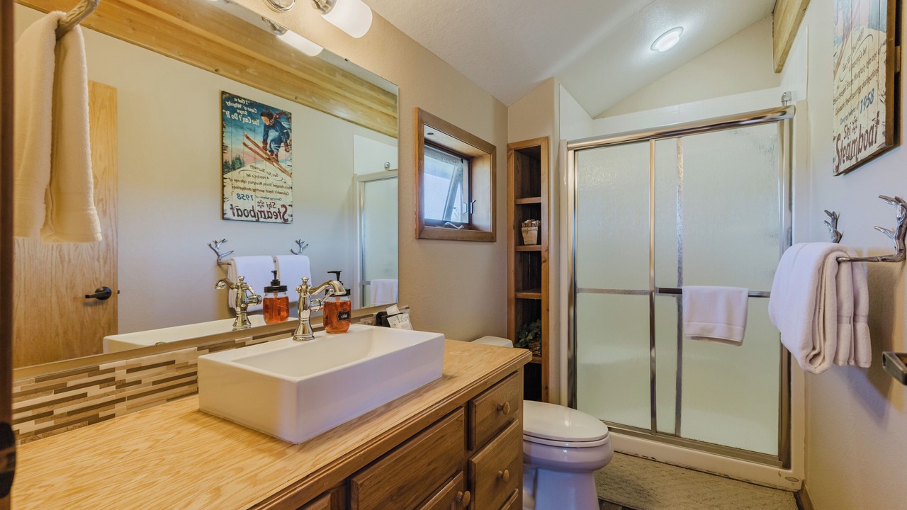Photo of Bathroom in Lake Hatcher Park