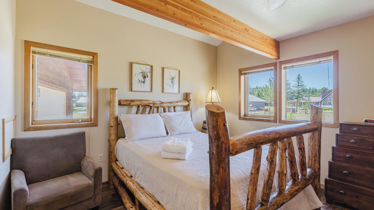 Photo of Bedroom in Lake Hatcher Park