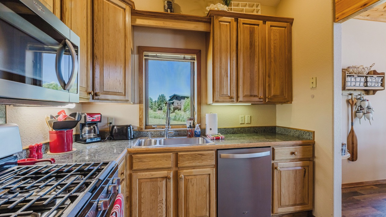Photo of Kitchen in Lake Hatcher Park