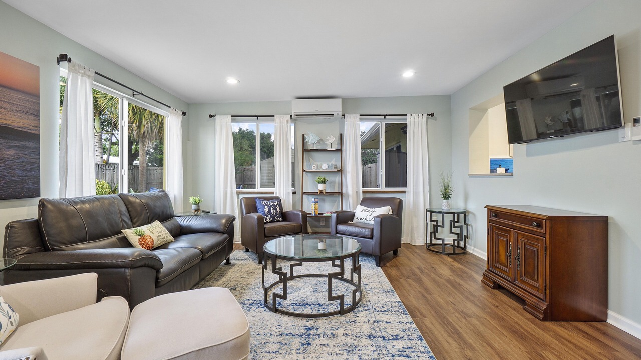 Photo of Livingroom in Garden Isles