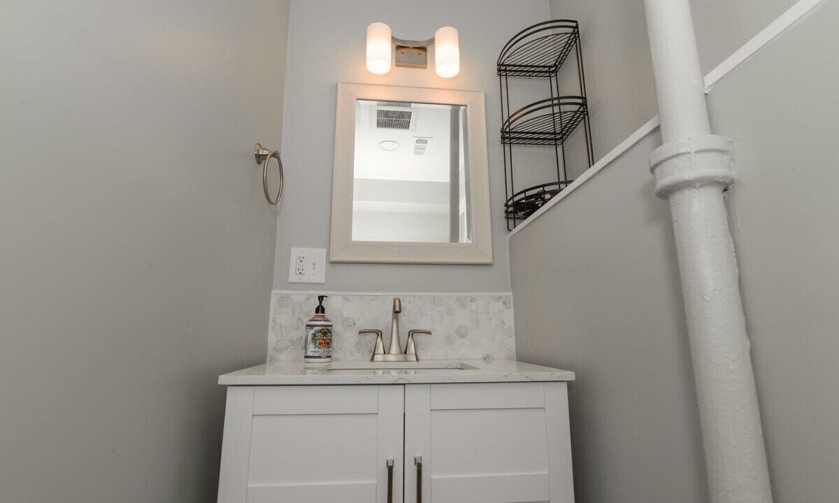 Photo of Bedroom in Euclid
