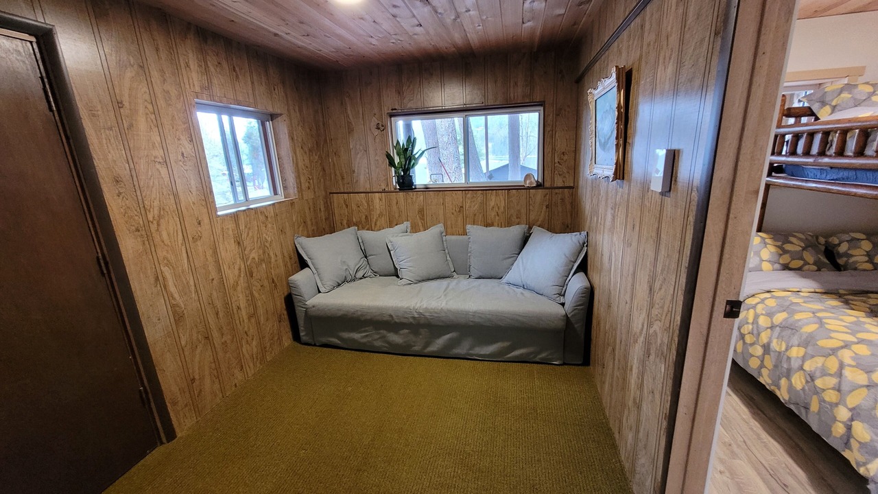 Photo of Bedroom in East Kootenay