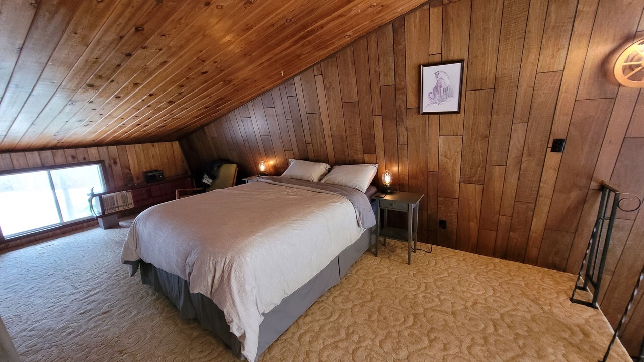Photo of Bedroom in East Kootenay