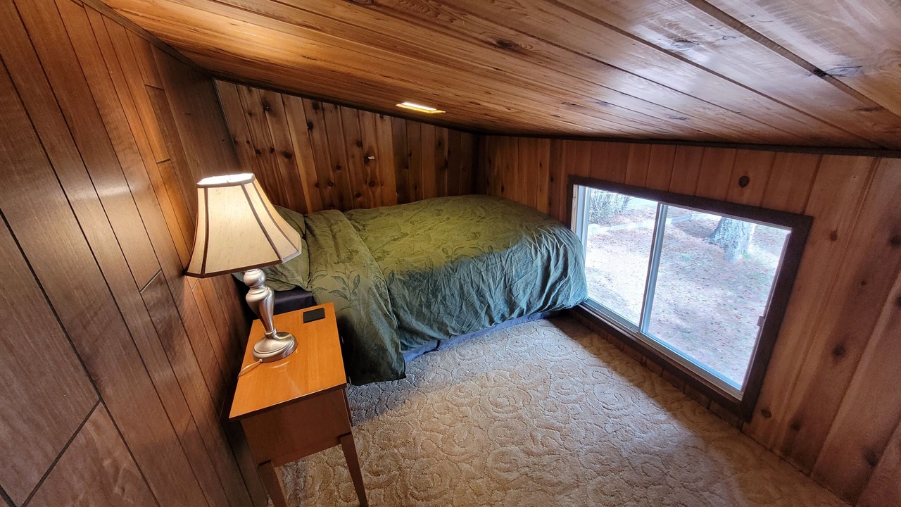 Photo of Bedroom in East Kootenay