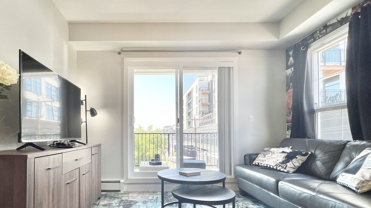 Photo of Livingroom in Whyte ave
