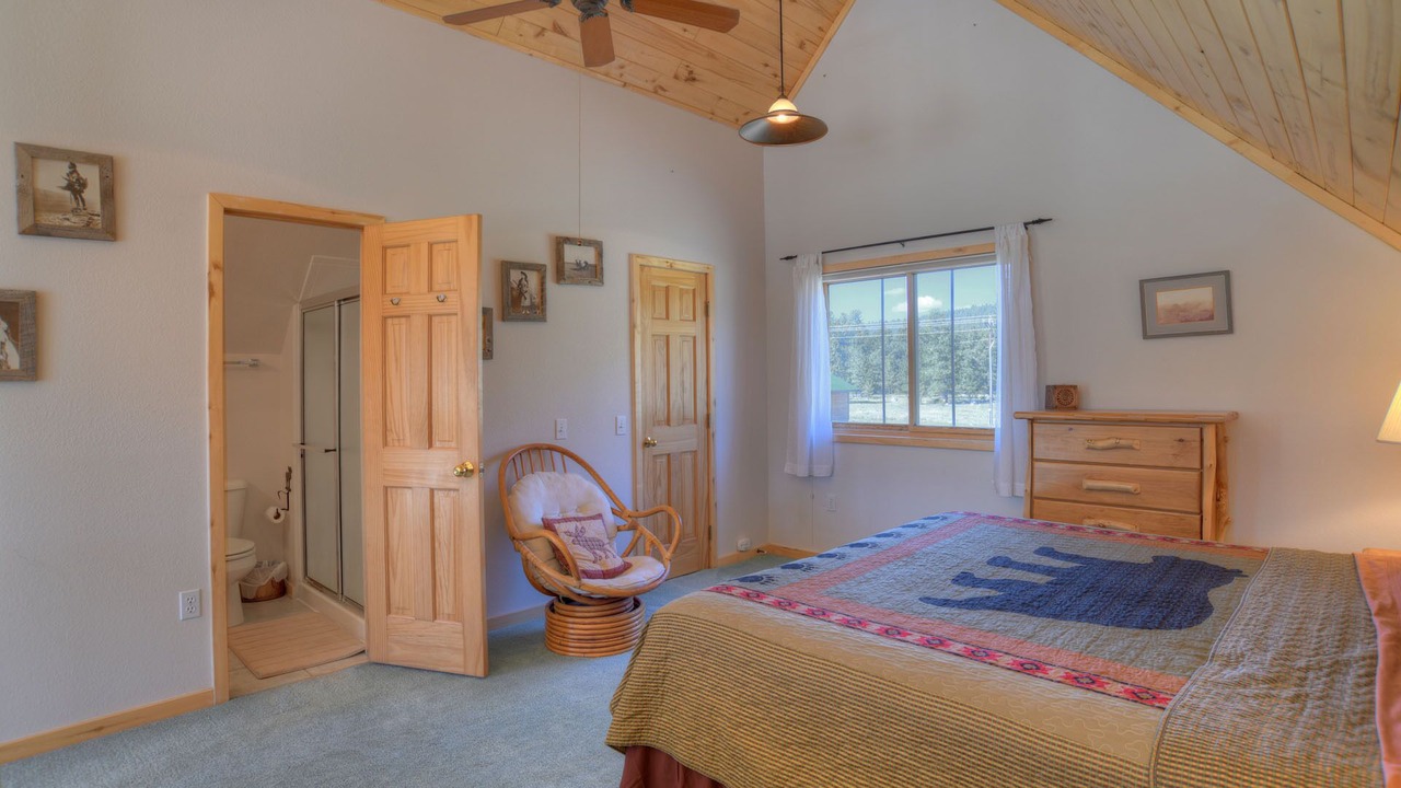 Photo of Bedroom in South Fork